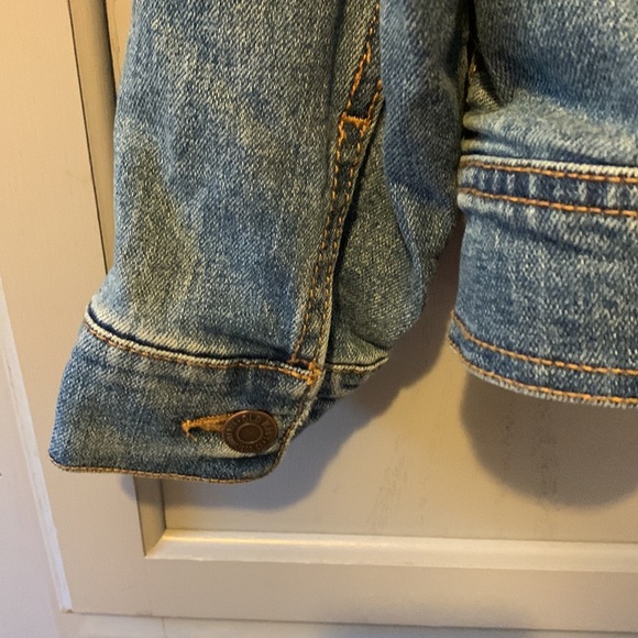 Old navy jean jacket - Picture 4 of 6
